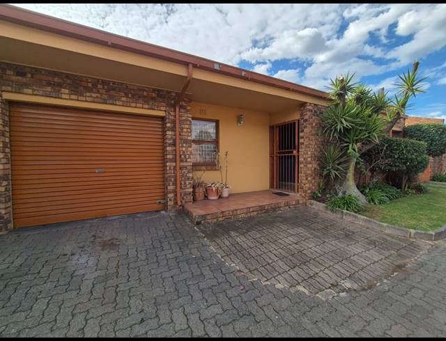 3 BEDROOM TOWNHOUSE FOR SALE IN VANDERBIJLPARK CE 2